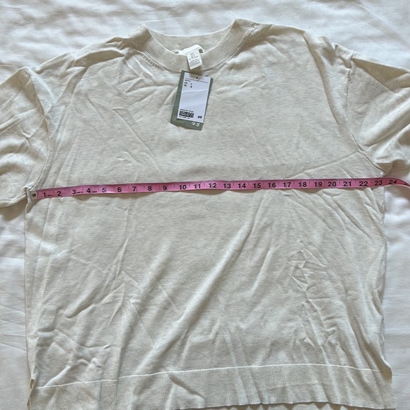 H&M fine knit tshirt - Picture 8 of 9